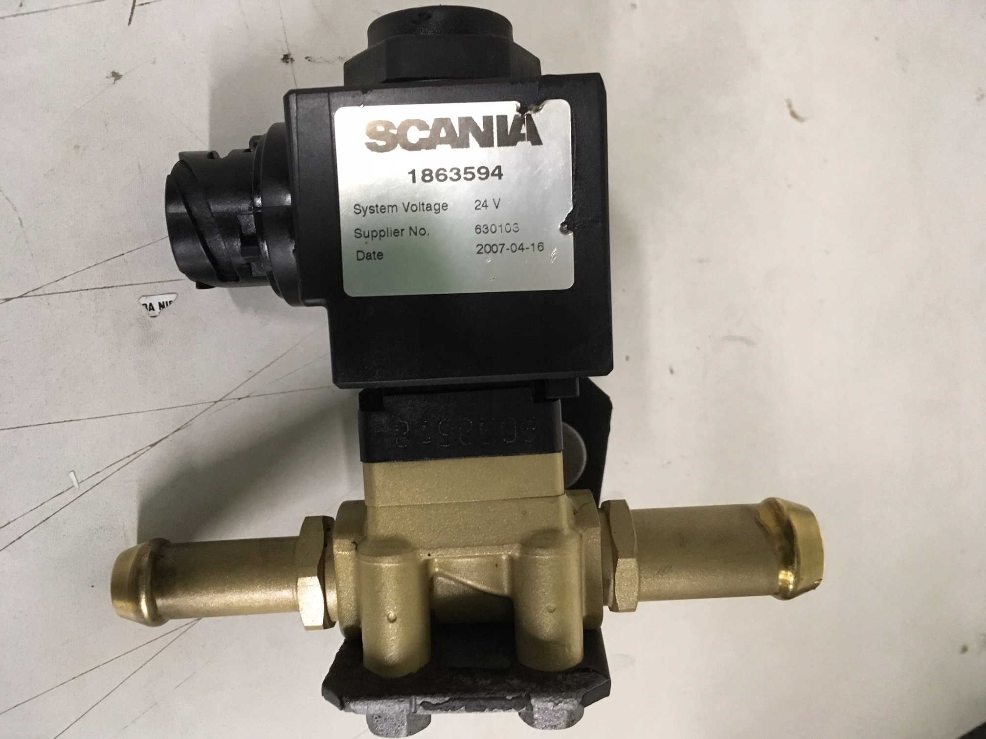 ELEKTROZAWÓR PODGRZEWANIA ZBIORNIKA ADBLUE ZAWÓR SCANIA R EURO 5 1863594