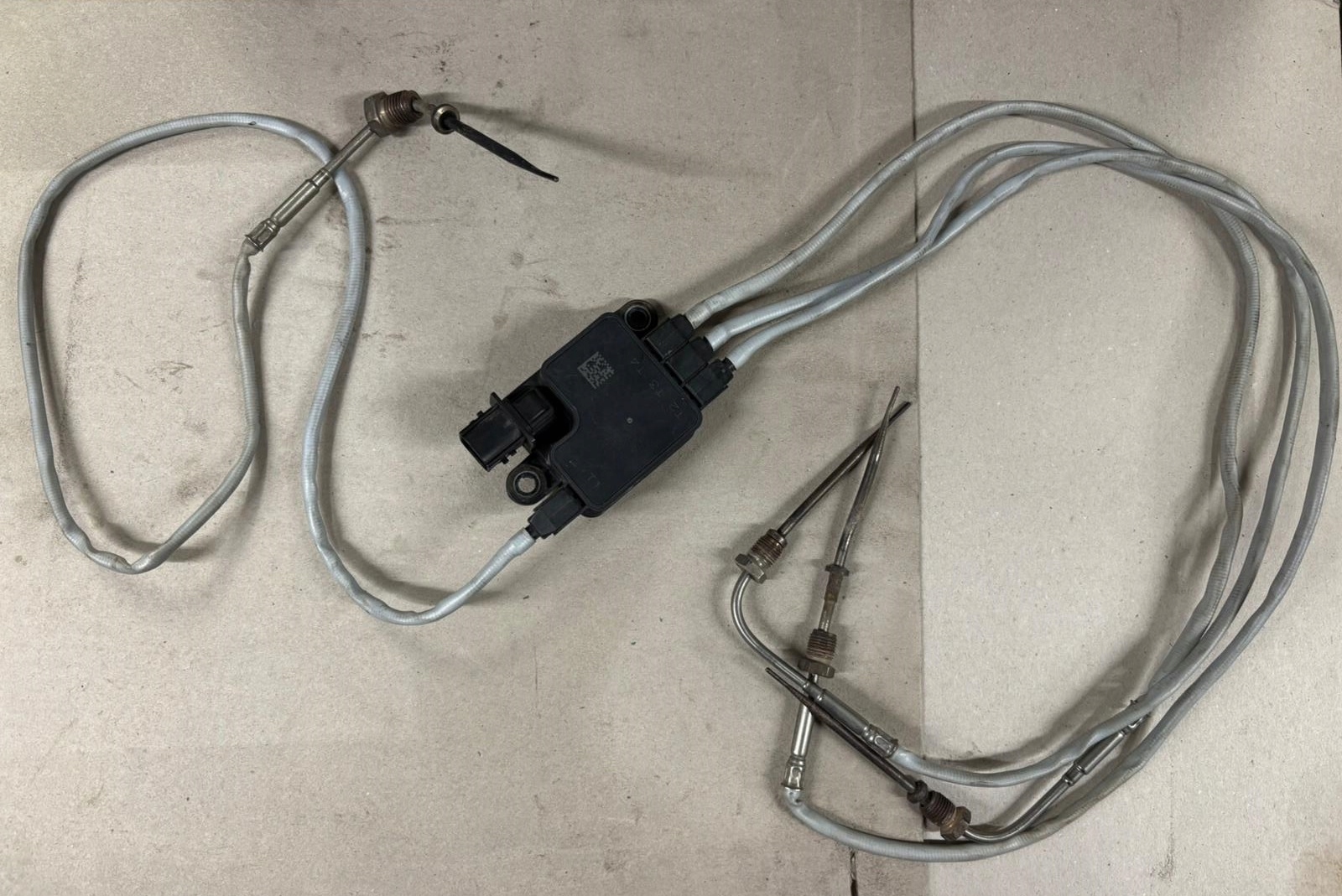 Czujnik 4 czujniki temperatury spalin DAF XF 106 LIFT 4384183 A053D757