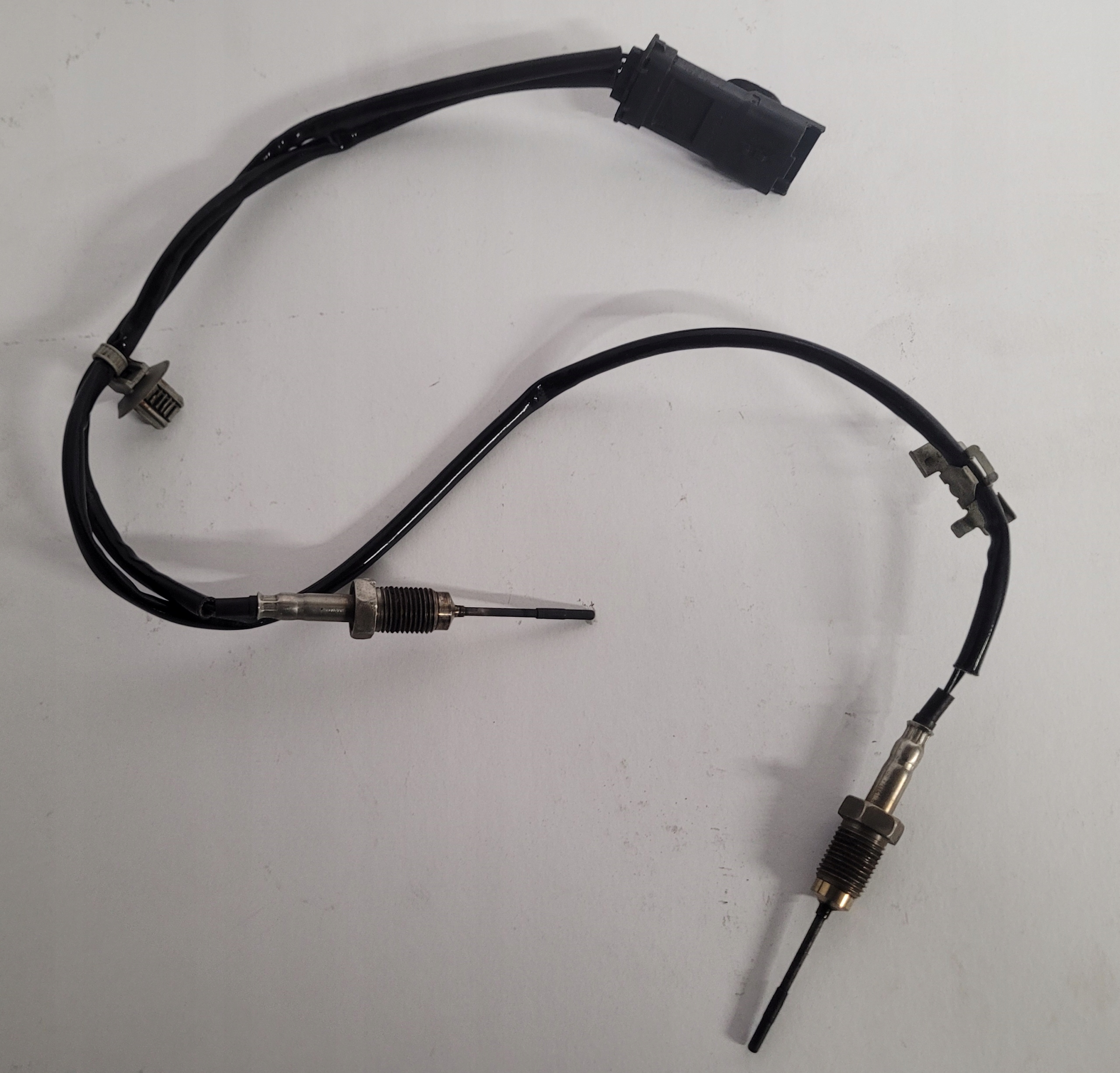 CZUJNIK TEMPERATURY SPALIN PEUGEOT PROACE CITROEN 1.5 BLUE HDI 9812376480
