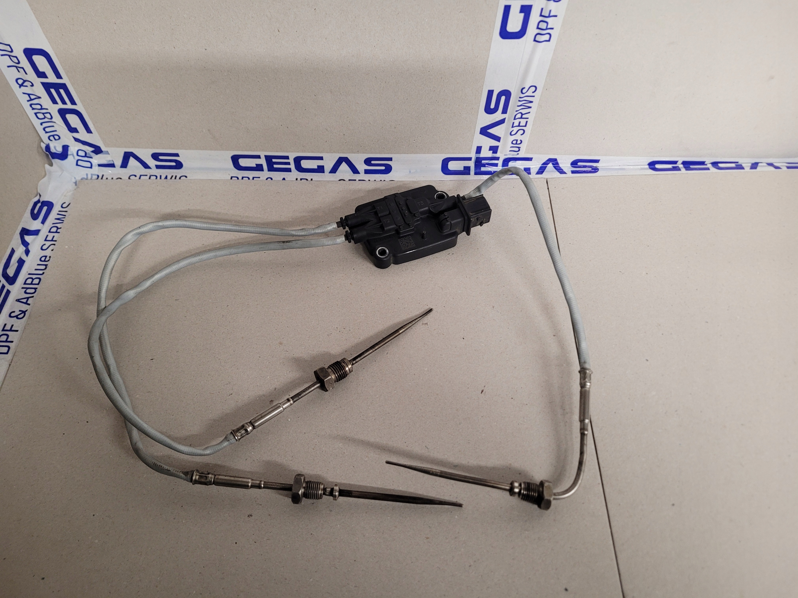 CZUJNIK 3 CZUJNIKI TEMPERATURY SPALIN DAF 106 XF CUMMINS 4307106 2129822